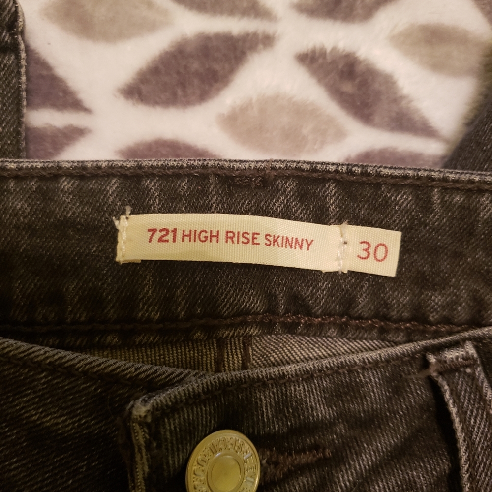 Levi's Ripped Jeans! - Picture 5 of 5